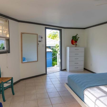The Sunset Cove And Rainbow Room Alice Town  Extérieur photo