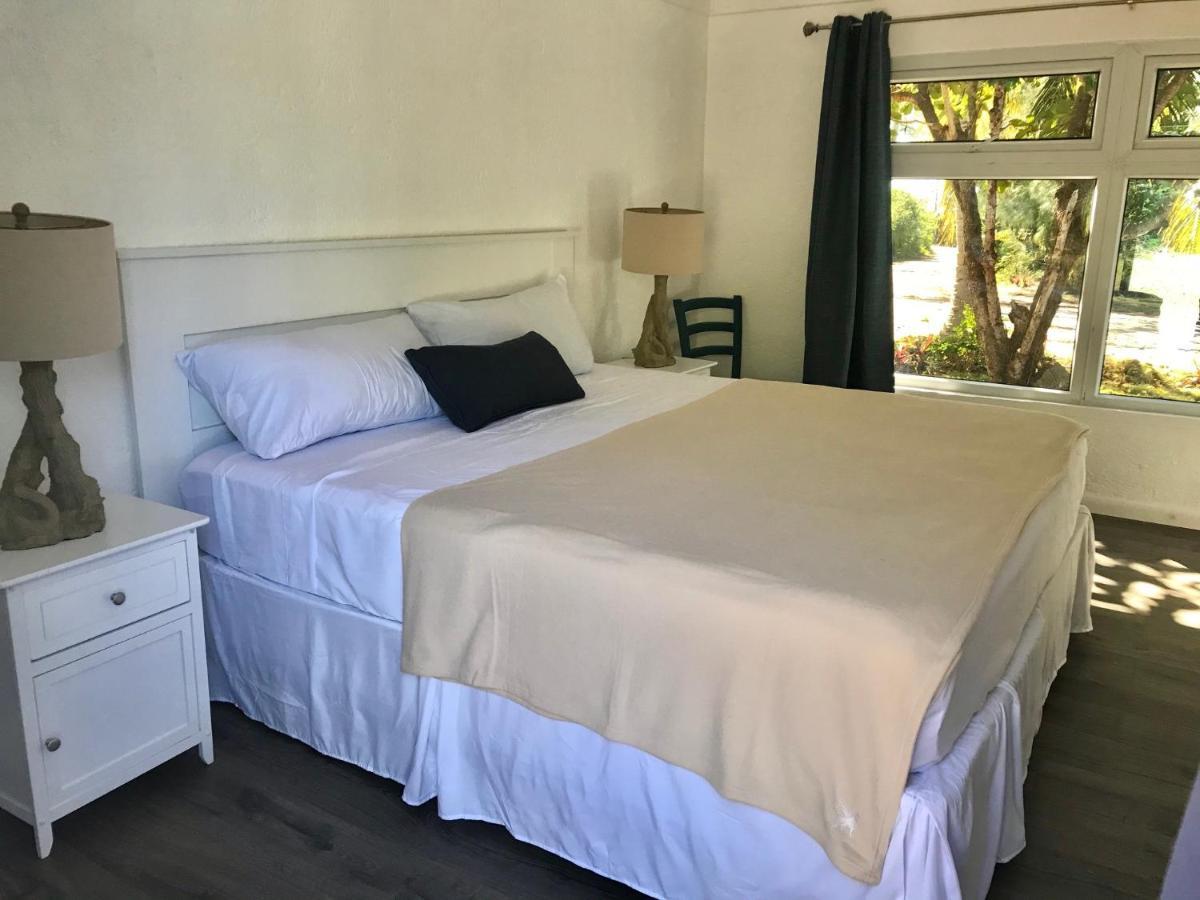 The Sunset Cove And Rainbow Room Alice Town  Extérieur photo