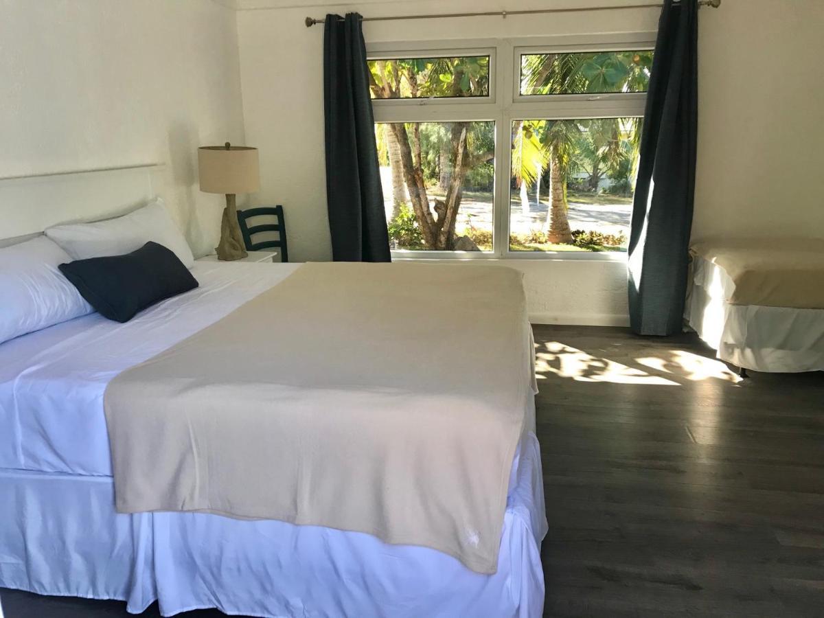 The Sunset Cove And Rainbow Room Alice Town  Extérieur photo
