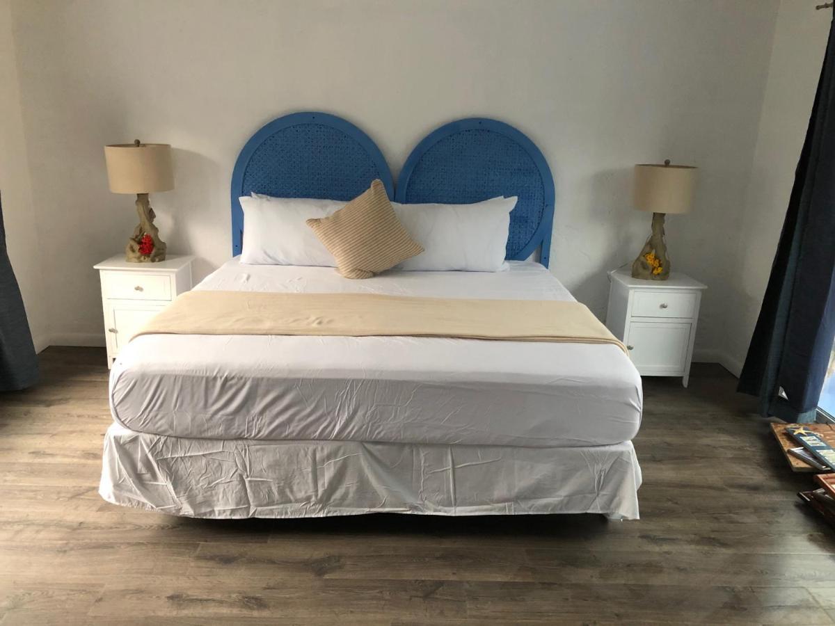 The Sunset Cove And Rainbow Room Alice Town  Extérieur photo