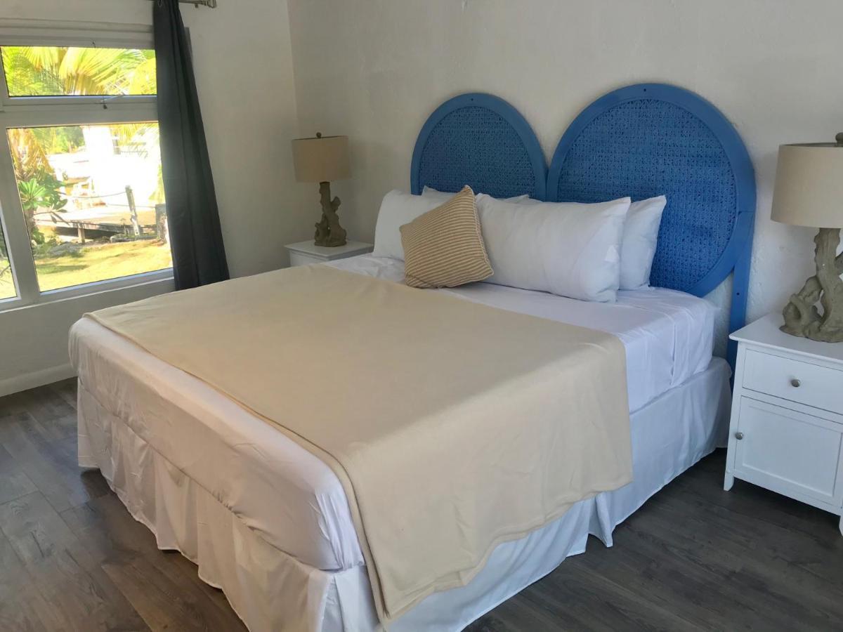 The Sunset Cove And Rainbow Room Alice Town  Extérieur photo